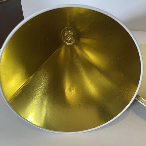 M&M's Christmas Tree Musical Rotating Tin 2017 - Plays "Deck The Halls" - Works! - Picture 8 of 8